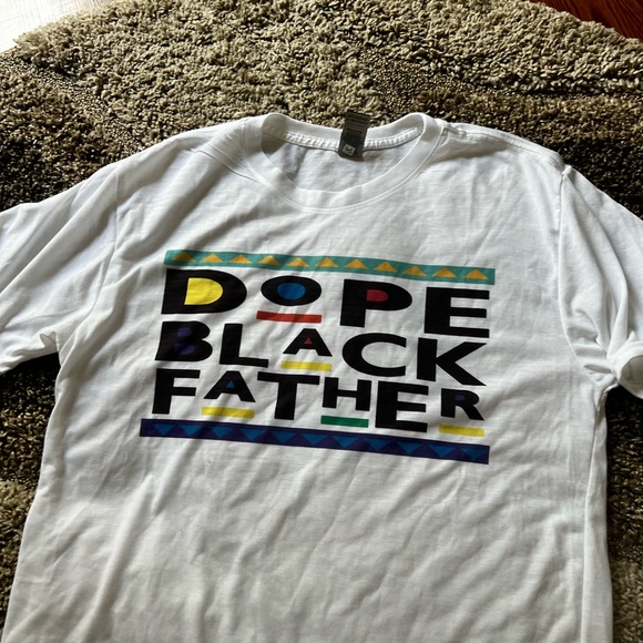 Gildan Classic White T-Shirt - Picture 3 of 4